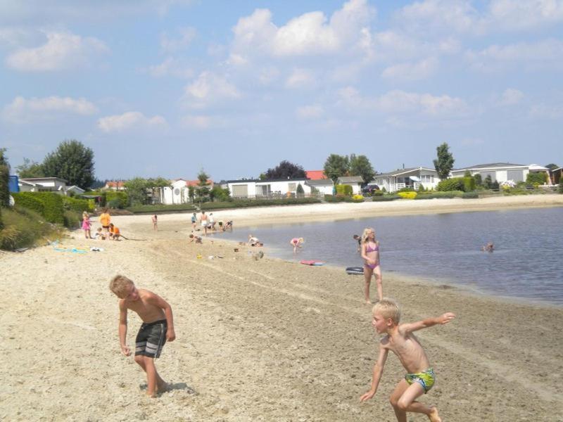 Stacaravan Huren In Het Hart Van Bosrijk Drenthe Op Recreatiepark De Tien Heugten Schoonloo Kültér fotó