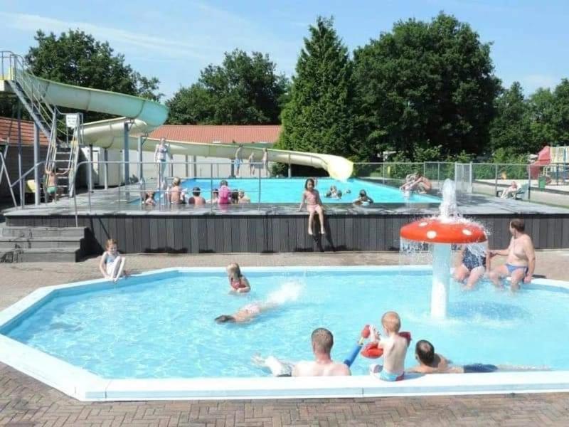 Stacaravan Huren In Het Hart Van Bosrijk Drenthe Op Recreatiepark De Tien Heugten Schoonloo Kültér fotó